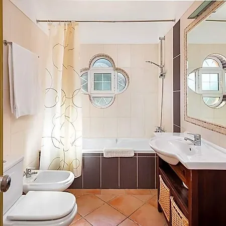 4 Bedroooms/private Pool, Bbq, Ac, Wifi ホテル アルブフェイラ